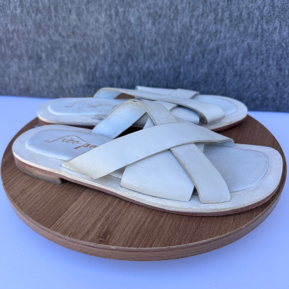Free People Sandals White Leather Crisscross Straps Flats Slides Size 38 7.5 - 8 - Picture 2 of 7